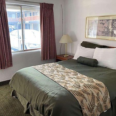 Travelodge By Wyndham The Dalles Exterior photo
